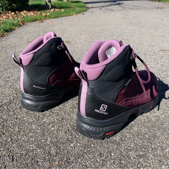 Women’s Salomon Outward GTX Waterproof Hiking Boot - Picture 5 of 13